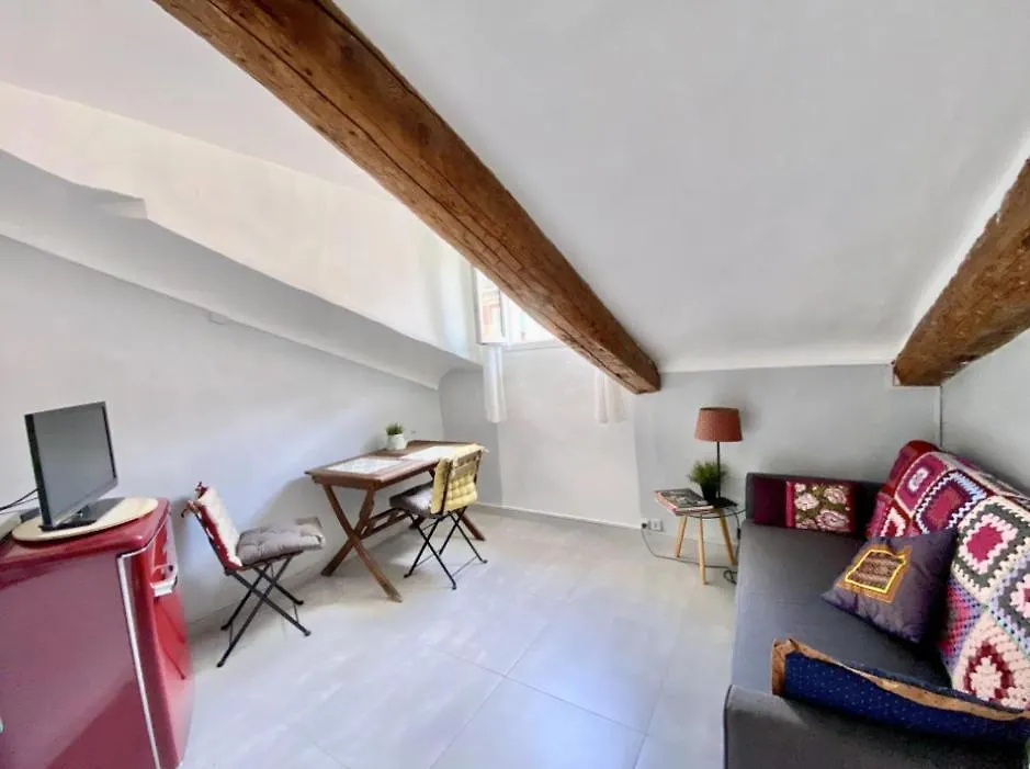 Apartamento Nice City Center-Beach Escape