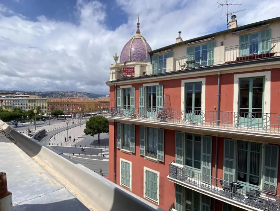 Nice City Center-Beach Escape