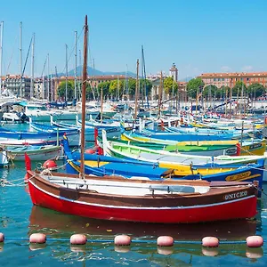 Riviera Nice: Old Town With Sea View Apartment