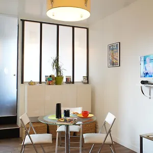 Ideal ! 2 Pièces Antiquaires, Port Garibaldi Appartement